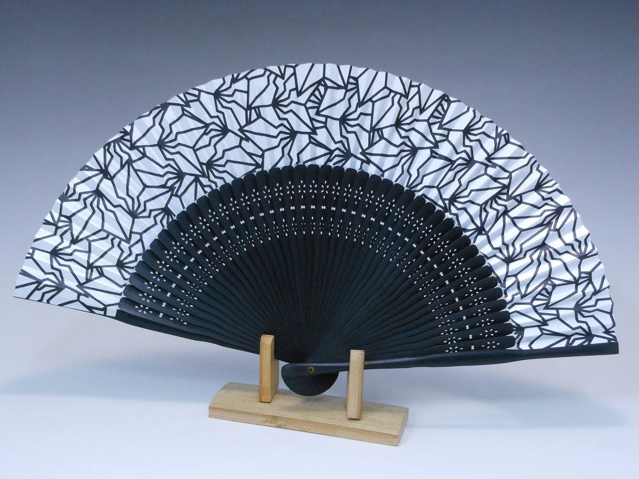 Women's Summer Fan 'BAKI folding Fan' with All-over BAKI Pattern on a White Background ( Yamatake Senpo)