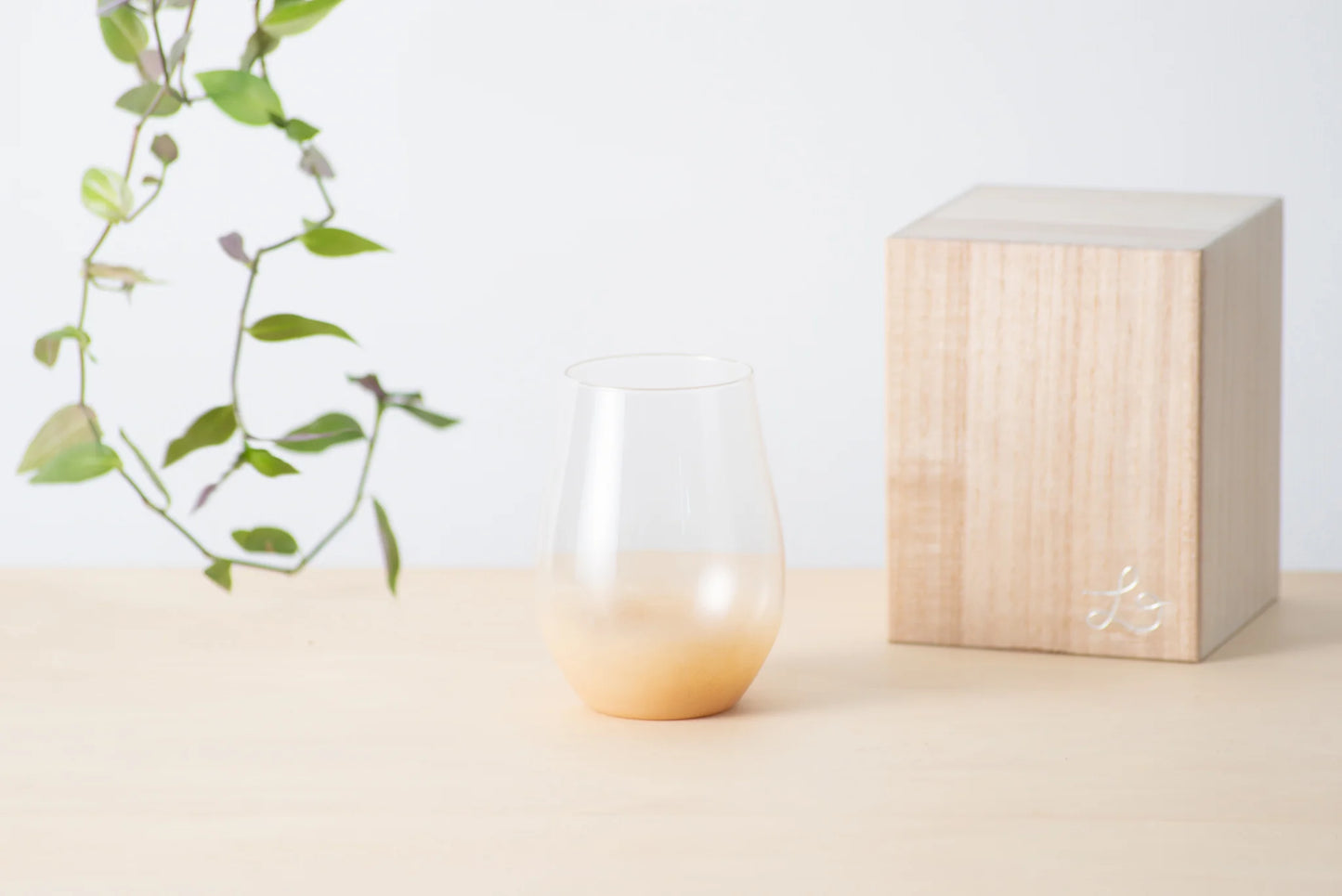 Lacquer Glass 'Hanahiraku' Tumbler Large (White) Lacquer Work