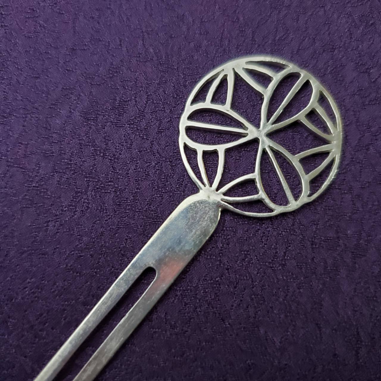 Sasa MON hairpin (Atelier Hana e)