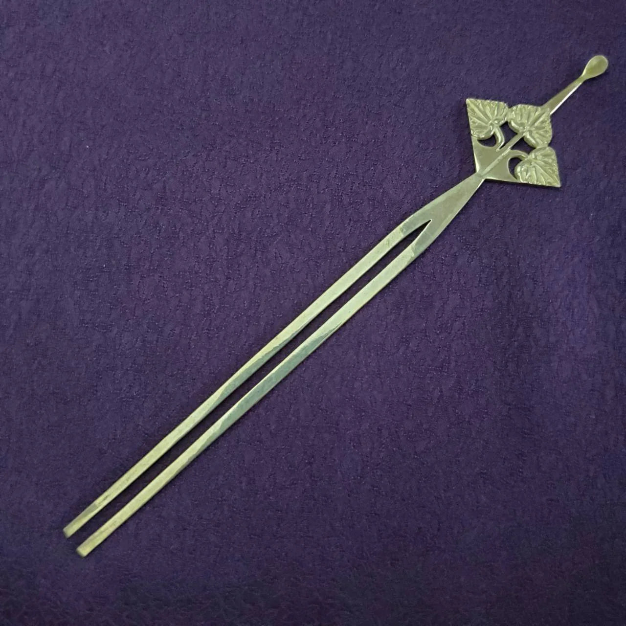 Aoibishi MON Hairpin (Atelier Hana e)