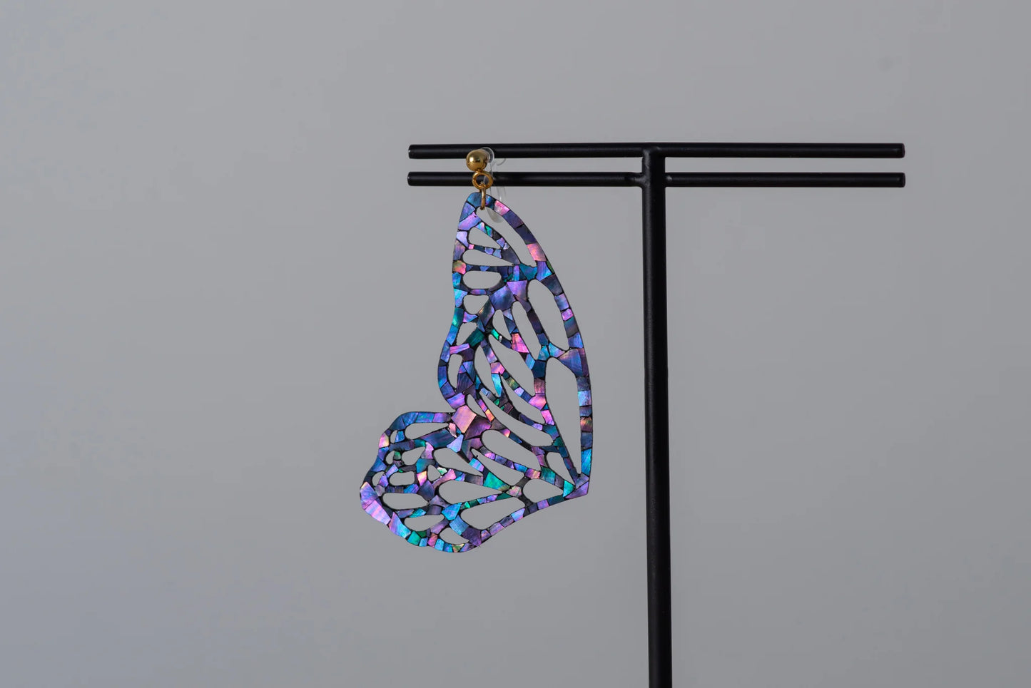 Mother-of-pearl inlay Kihaku "Nagasaki Swallowtail Butterfly" Ear studs(single) lacquer work