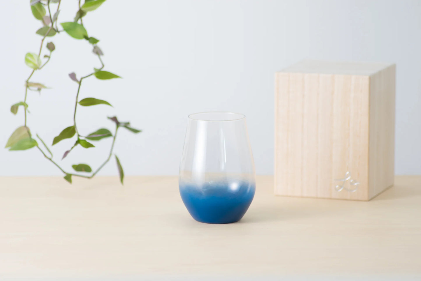 Lacquer Glass 'Hanahiraku' Tumbler Large (Blue) Lacquer Work