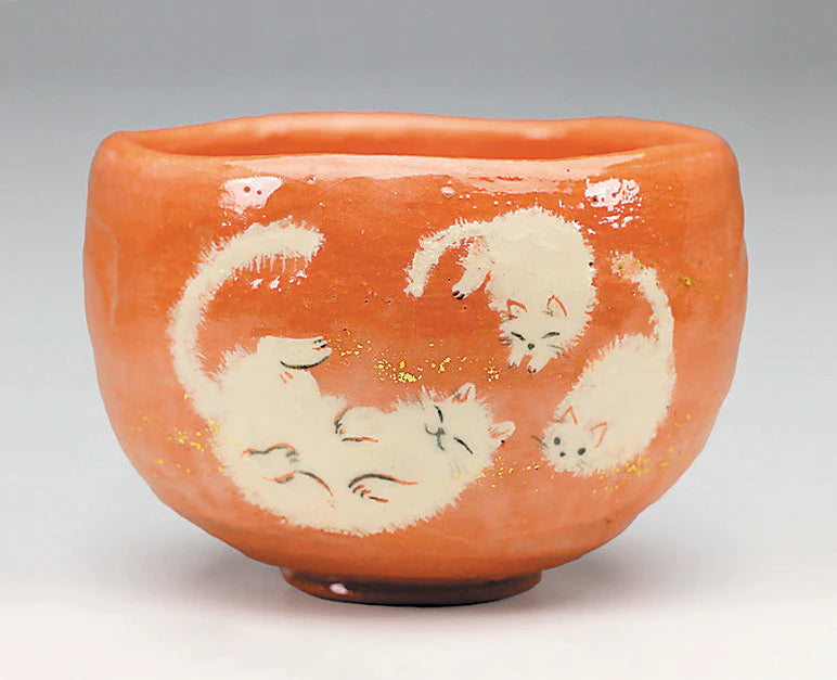 Cats at play - Tea bowl (Yoshimura Rakunyu)
