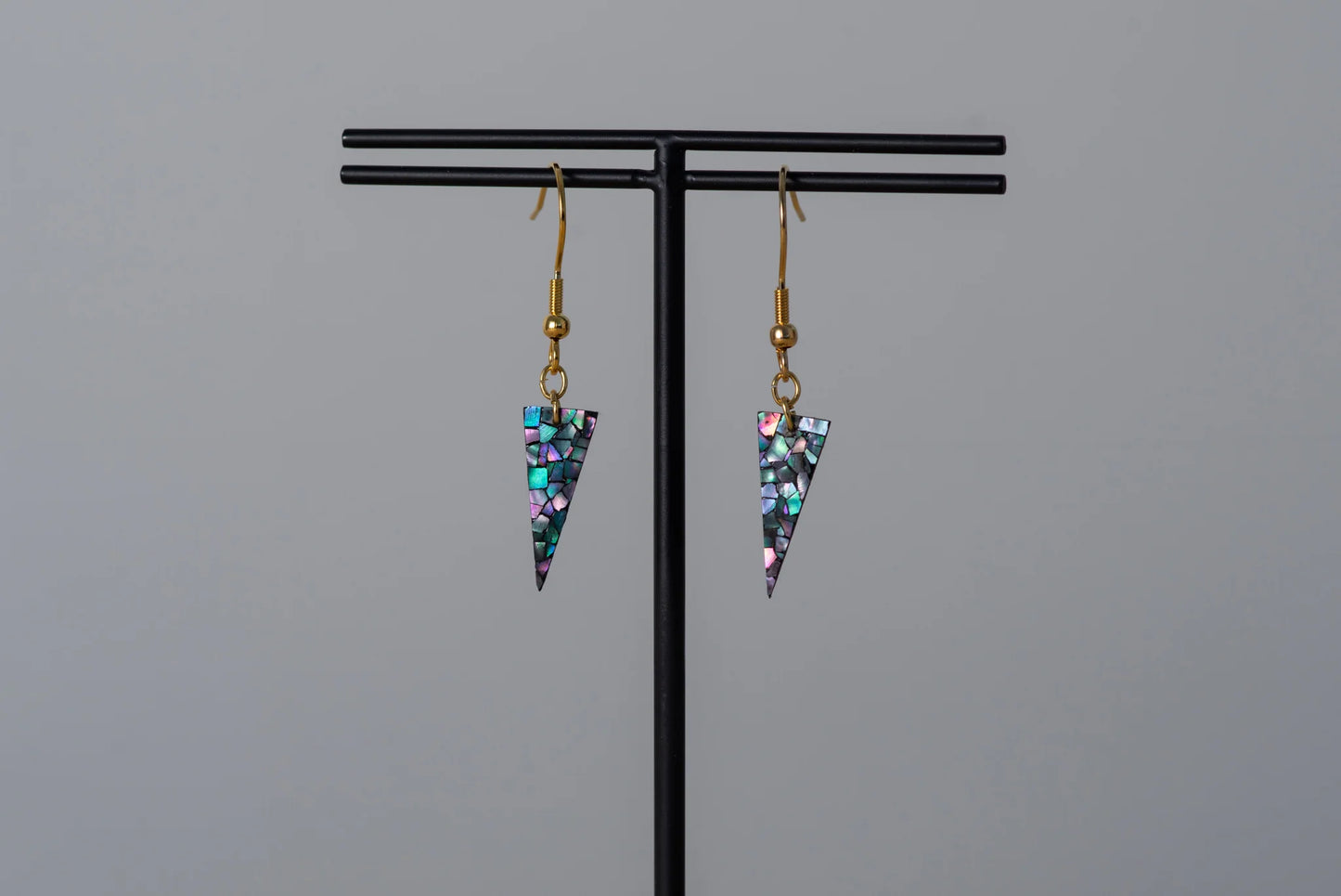 Mother-of-pearl inlay Kihaku "Inverted triangle" Earrings (Both Ears) Lacquer Work