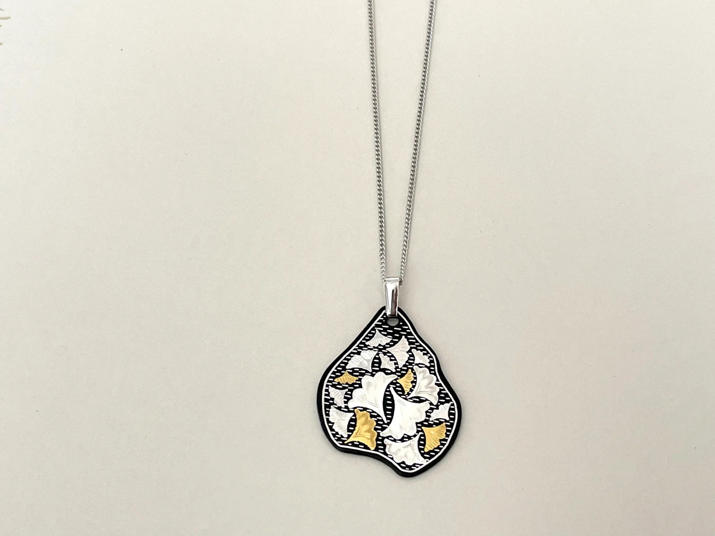 Pendant: Pear Shape - Ginkgo and Line Dot (Nakajima-Zougan)