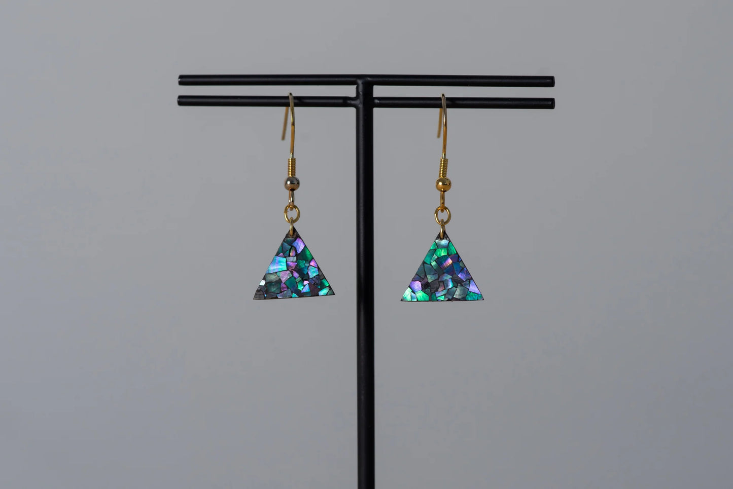 Mother-of-pearl inlay Kihaku "Equilateral triangle" Earrings (Both Ears) Lacquer Work