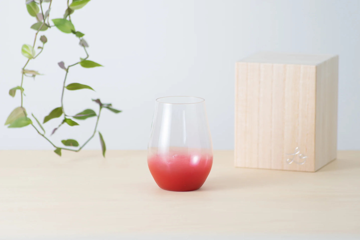 Lacquer Glass 'Hanahiraku' Tumbler Large (Red) Lacquer Work