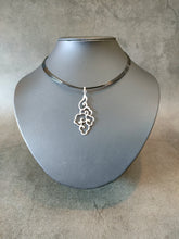 Zuiun necklace - neck black - (Atelier Hana e)
