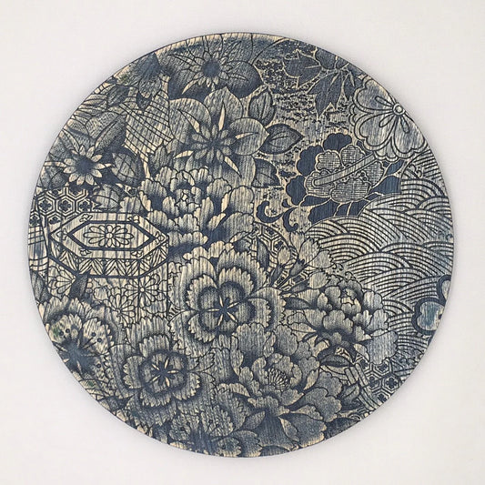 Large dish-Yuzen pattern carving-(Sansai)